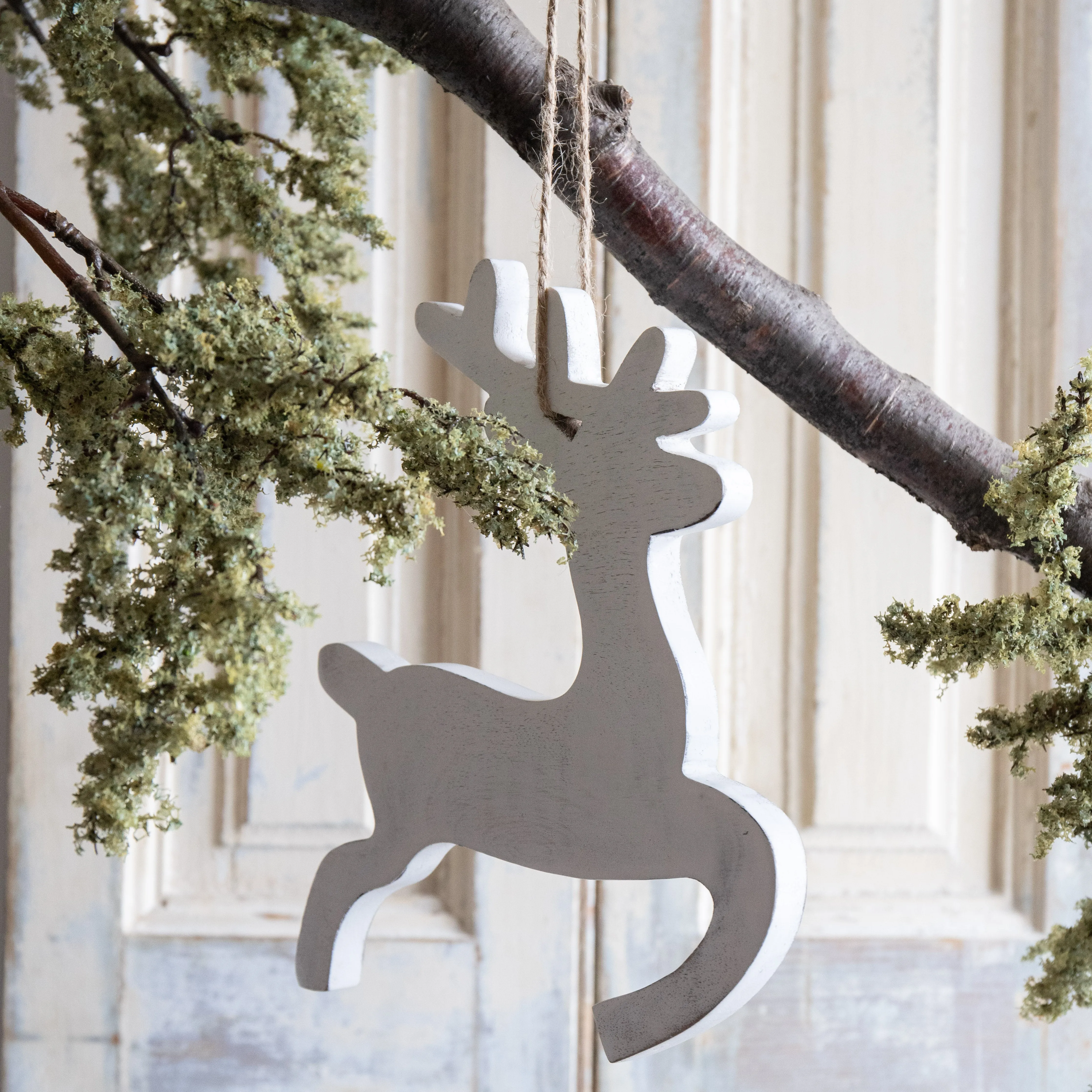 White Wooden Reindeer Hanger - 2 sizes